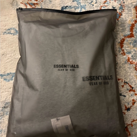 Essentials fear of god Light Heather Gray Fleece Hoodie FW2024 Large - Picture 5 of 5